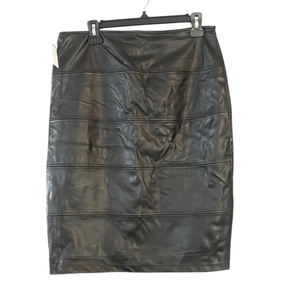 Frank Lyman Designs Faux Leather Skirt Black 12 Knee Length Soft Classic Staple